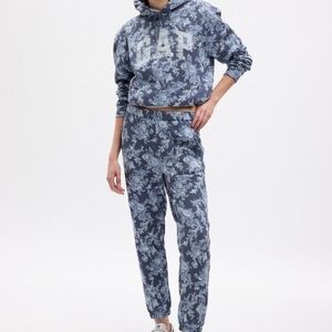 Gap x LoveShackFancy setup bundle hoodie, joggers and baseball hat size S NWT